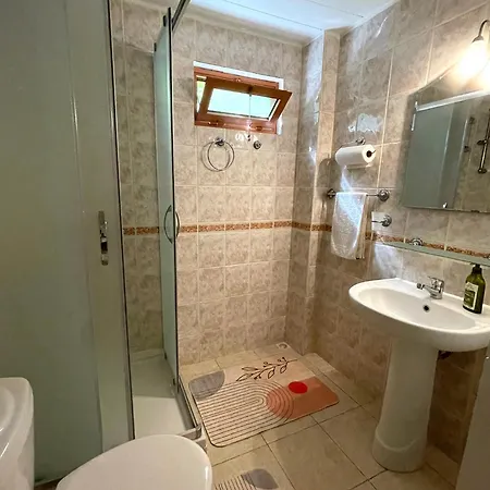 250m To The - Fully Furnished - Fast Wi-fi Lejlighed